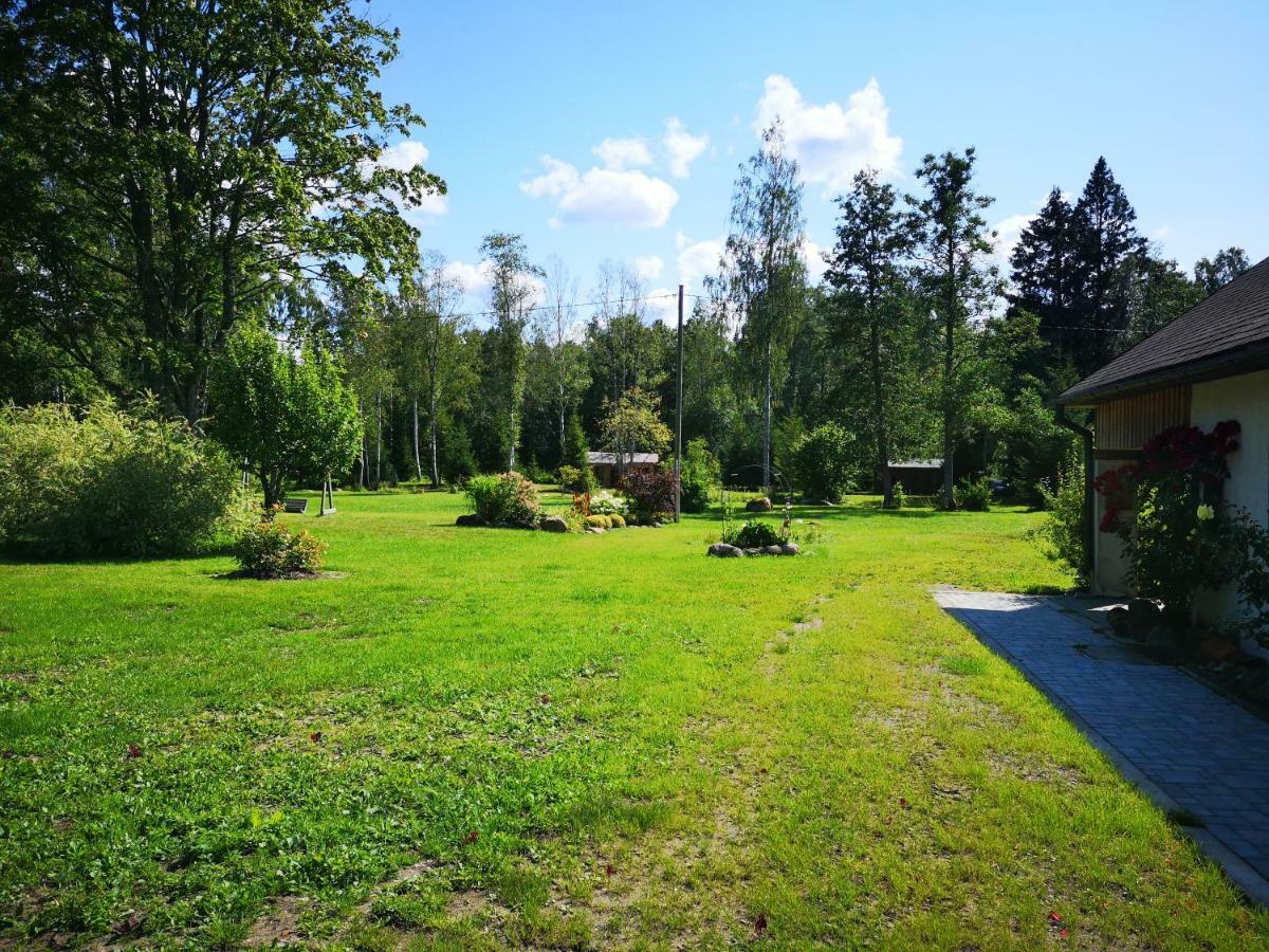 Brivdienu Maja "Raudini" Villa Kaltene Exterior foto